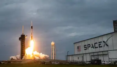 SpaceX, Yeni Bir Uyduları Grubu Fırlattı