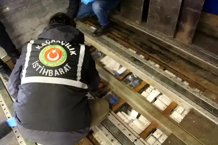 Kapıkule'de 1526 Kaçak Cep Telefonu!