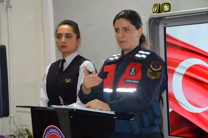 Sakarya'da Öğrencilere Şiddet ve Uyuşturucuyla Mücadele Eğitimi